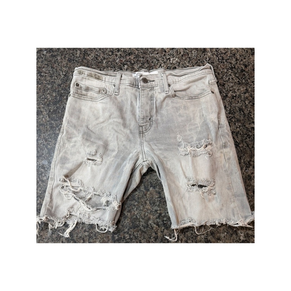 Signature by Levi Strauss S37 Slim Mens Grey Distressed Cut Off Denim Shorts 32